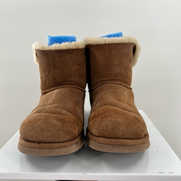 Ugg Bailey Bow Boots Ladies Size 6 - Picture 2 of 7